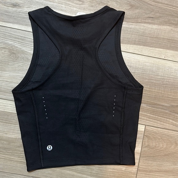 Lululemon tank - Picture 1 of 3